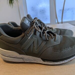 New Balance Men's Olive Green Sneakers